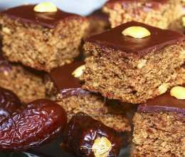 Gâteau aux dattes et aux amandes